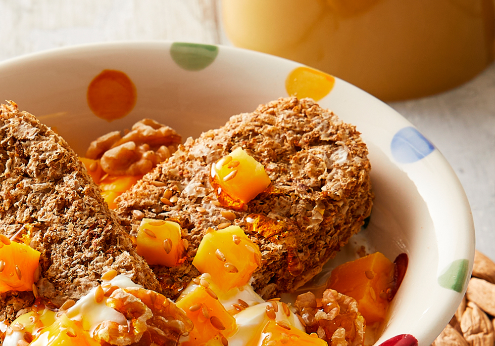 Bol à la mangue et aux noix